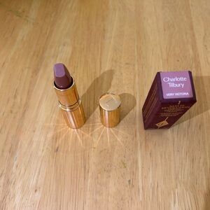 Charlotte Tilbury Lipstick in Very Victoria